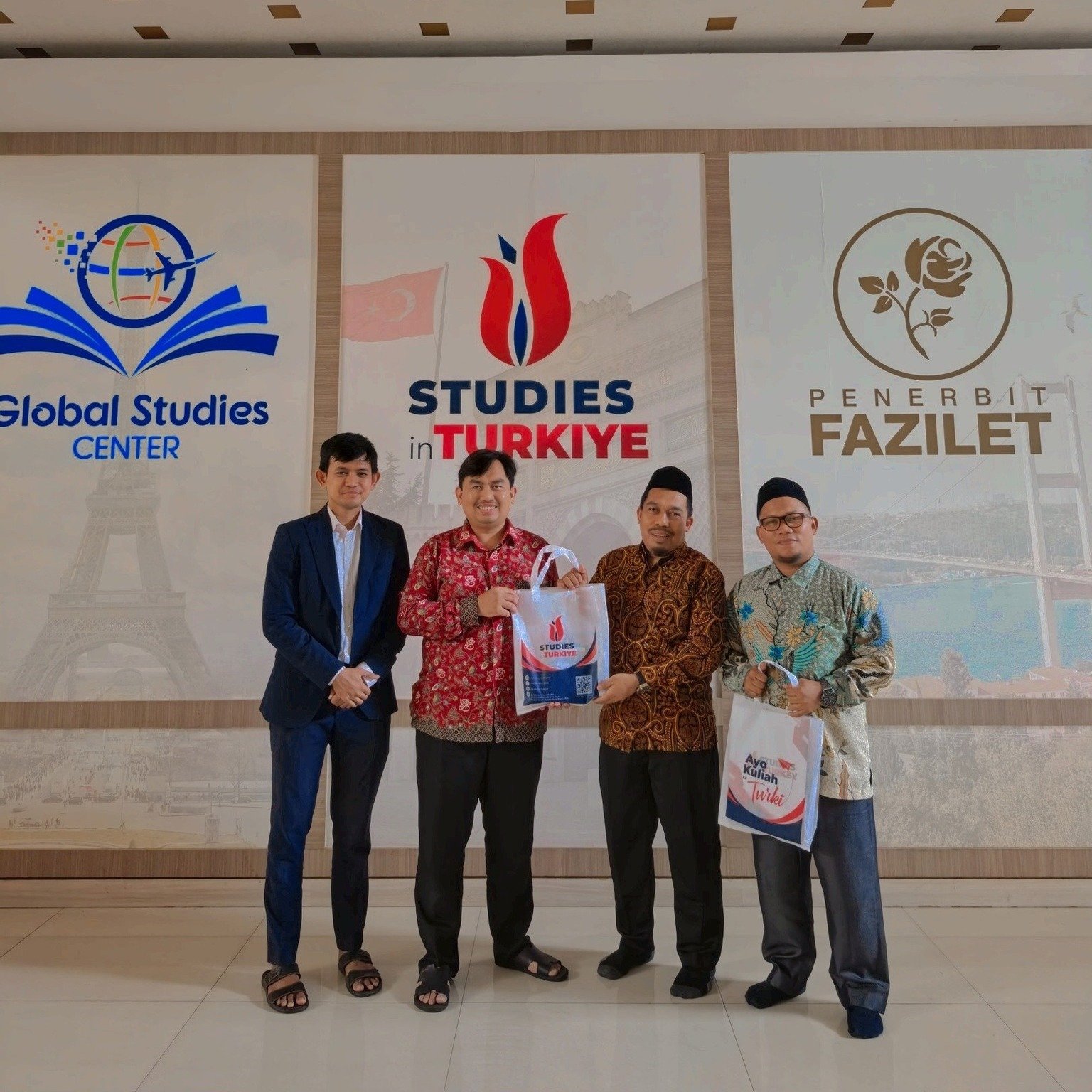 Makin Mendunia! Daarul Hikmah Luwuk Gandeng PT Hisar Global Edukasi, Buka Jalan Lebar Kuliah ke Turki